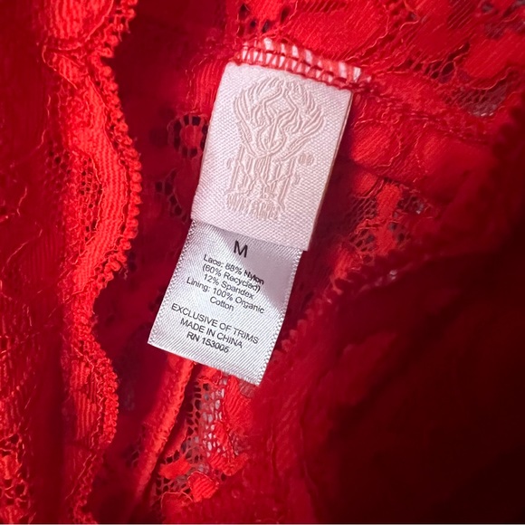 We are HAH! Cut 2 the Chase double deep V recycled red lace bodysuit, sz med EUC - Picture 8 of 13
